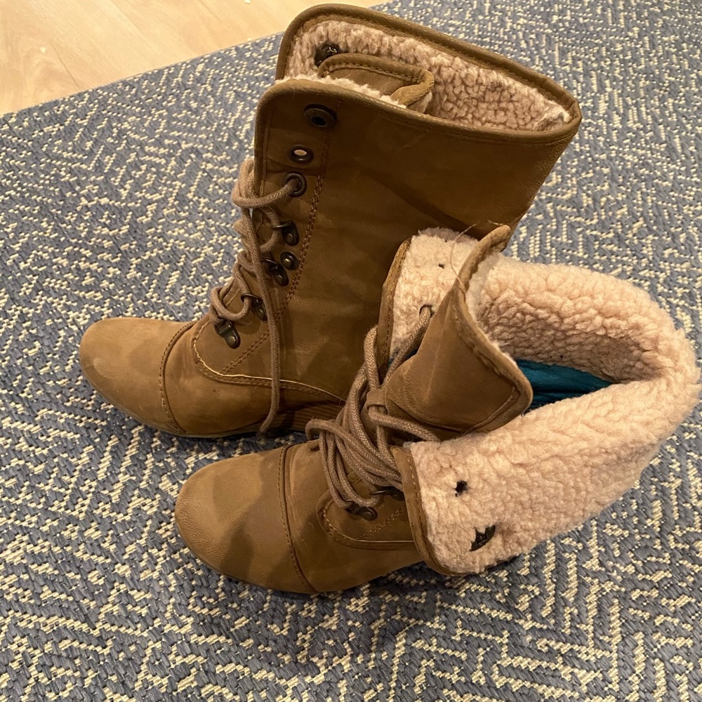 Suede wedge boots